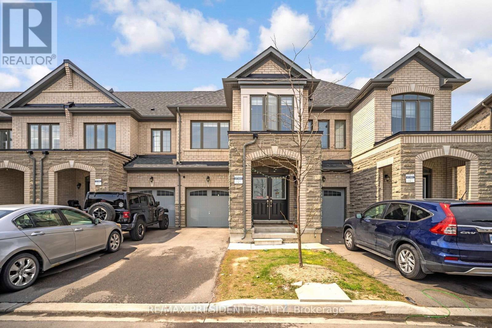 25 Adventura Rd, Brampton, ON L7A 5A7
