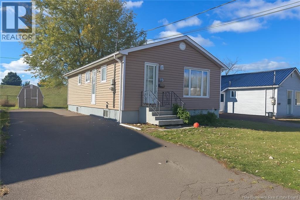118 Cedar, Moncton, NB E1C 7L4