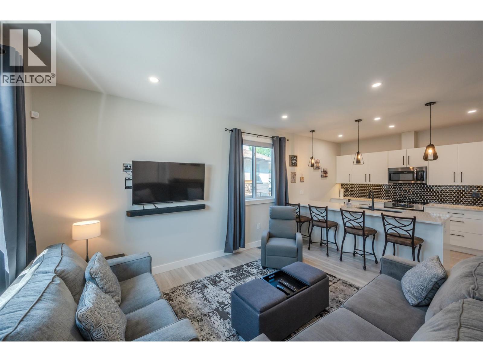 547 Westminster Avenue Unit 101, Penticton, BC V2A 1K4