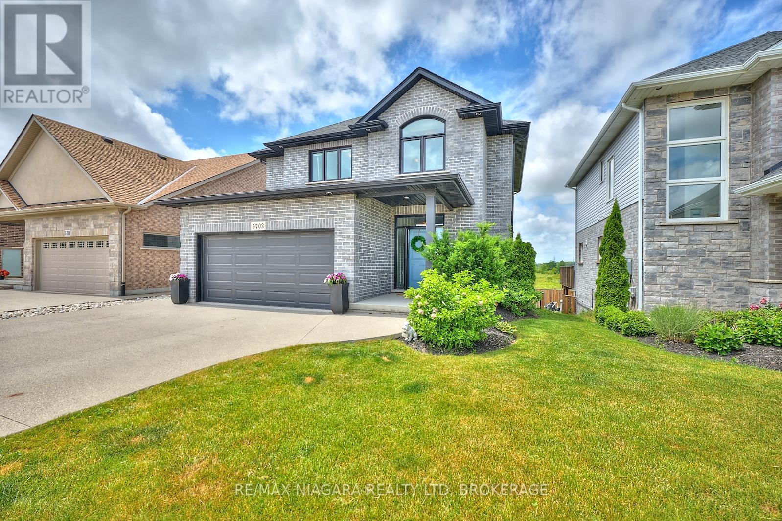 5703 Osprey Ave, Niagara Falls, ON L2H 0M2