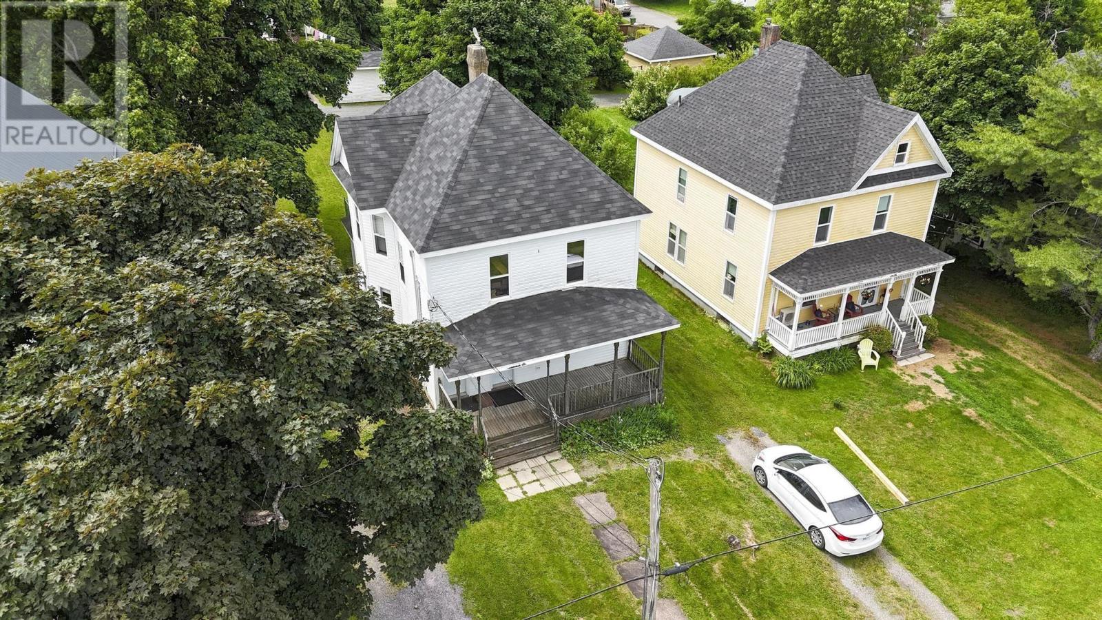 25 Jubilee Ave, Stellarton, NS B0K 1S0