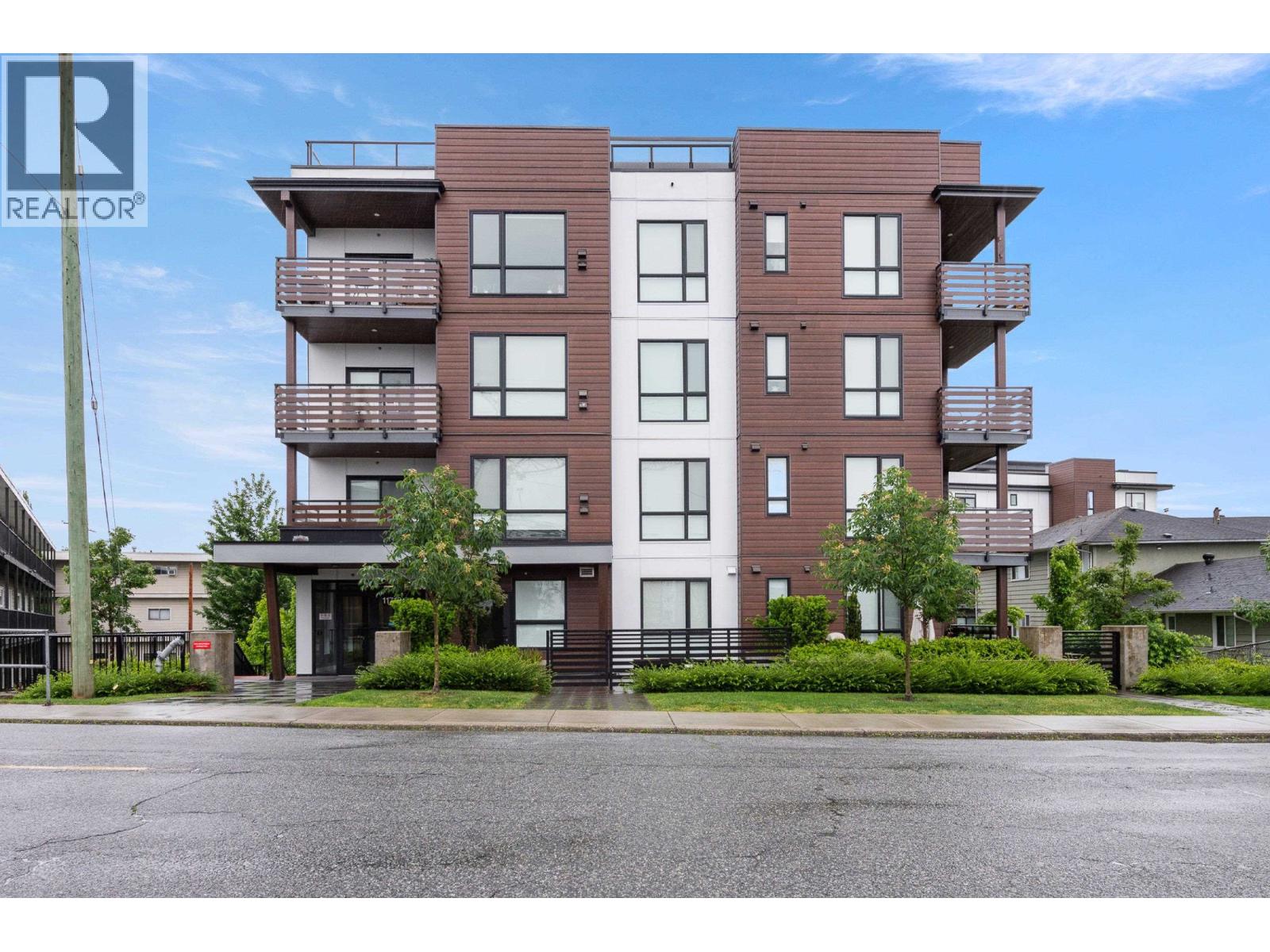 11718 224 Street Unit 101, Maple Ridge, BC V2X 6A2