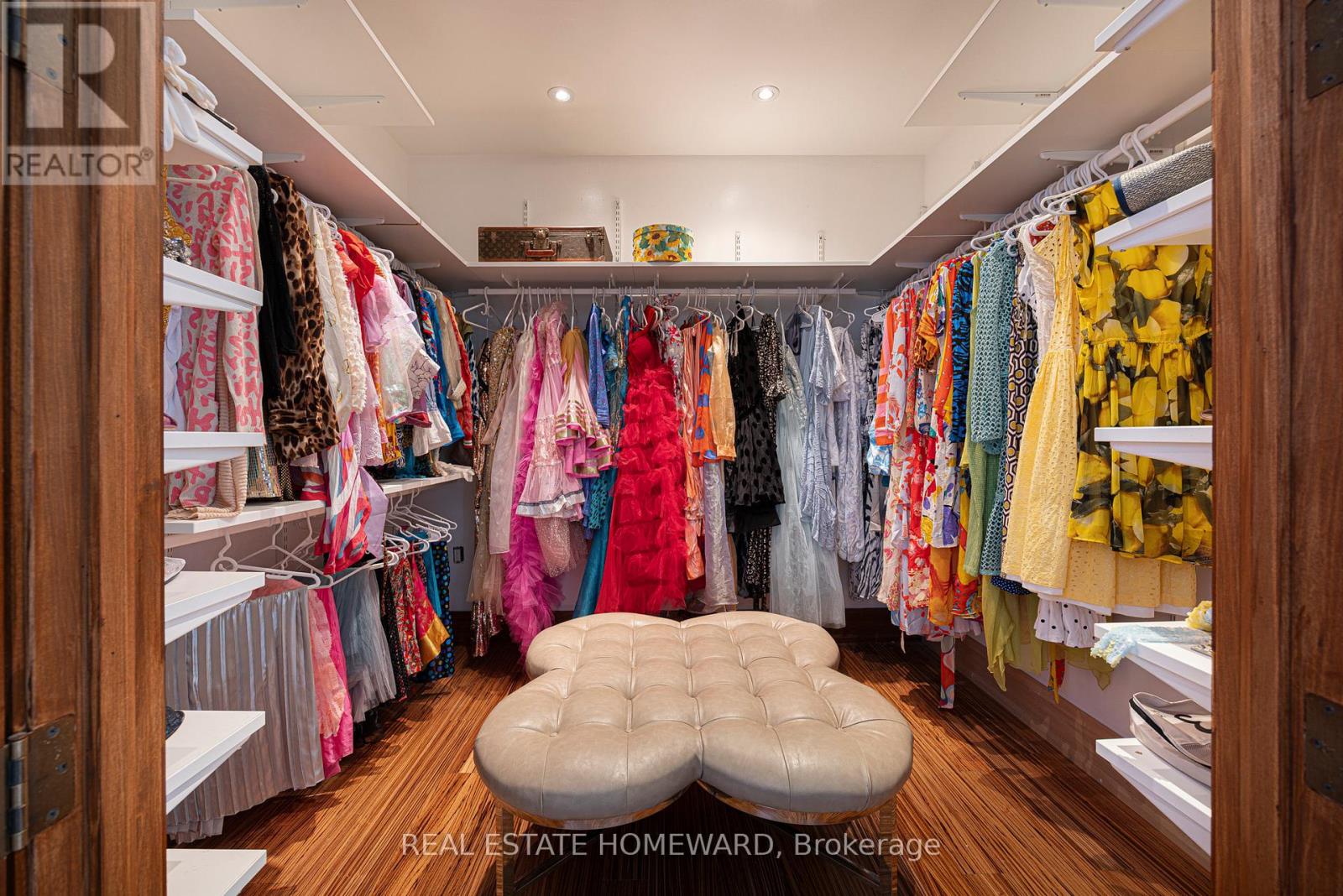 2 Park Ave, Toronto, ON M4E 1B6