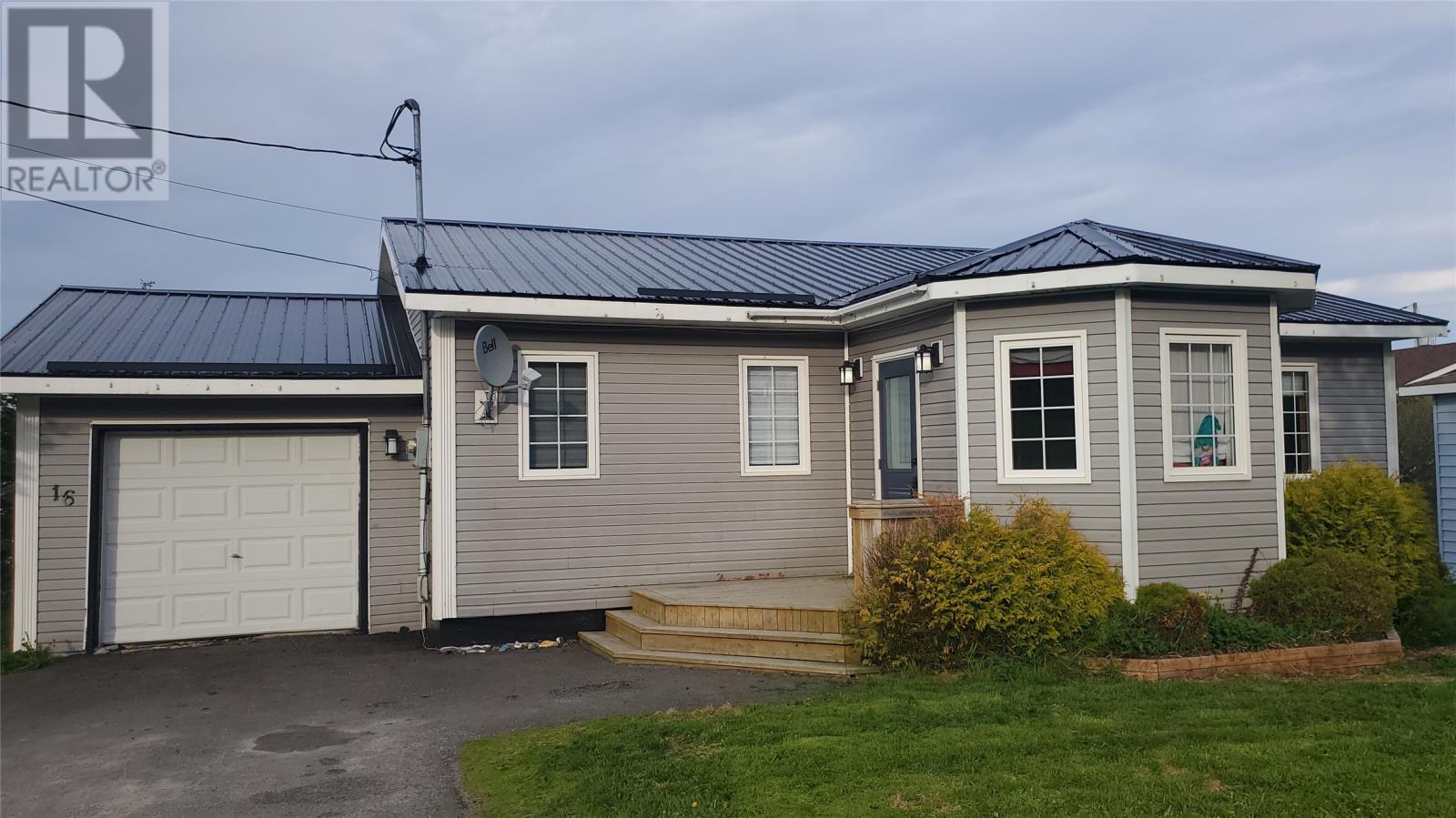 16 Tuckers Ln, St. Anthony, NL A0K 4S0