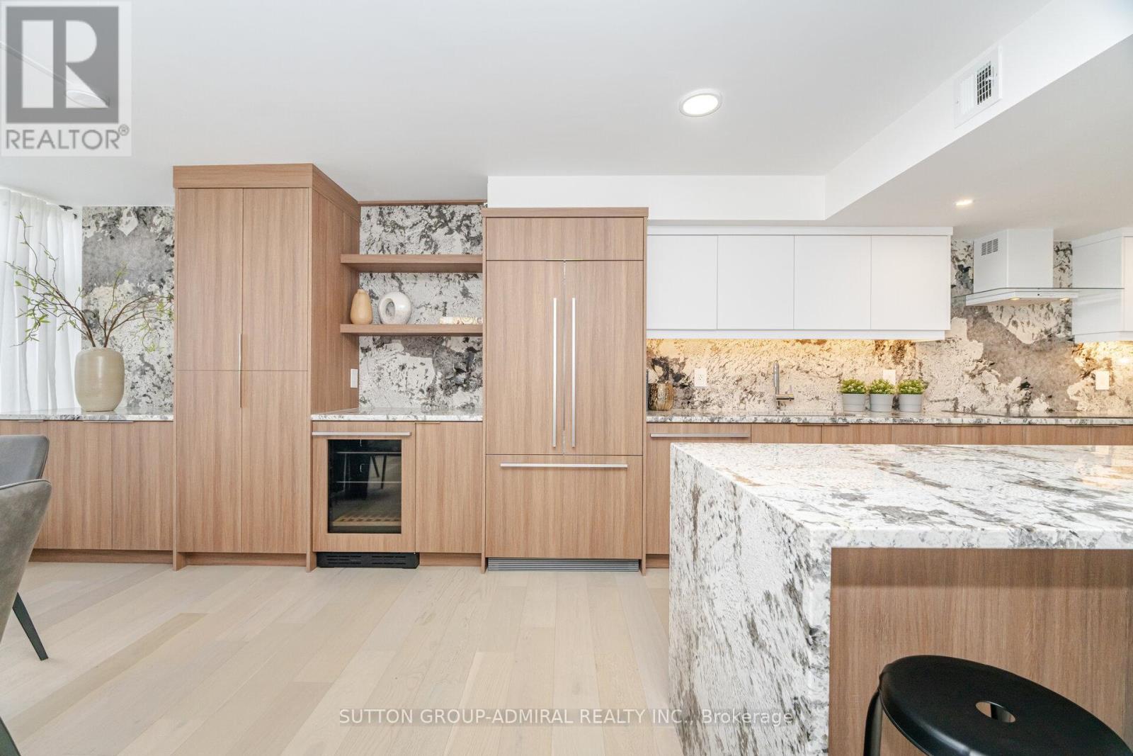 902 900 Yonge St, Toronto, ON M4W 3P5