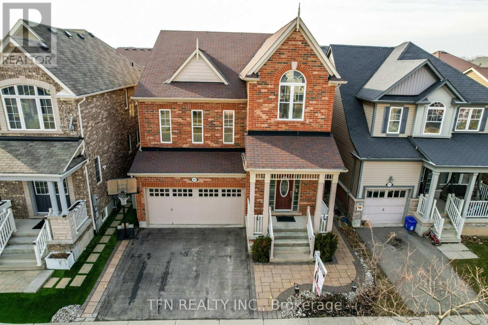 327 Pringle Ave, Milton, ON L9T 7M5