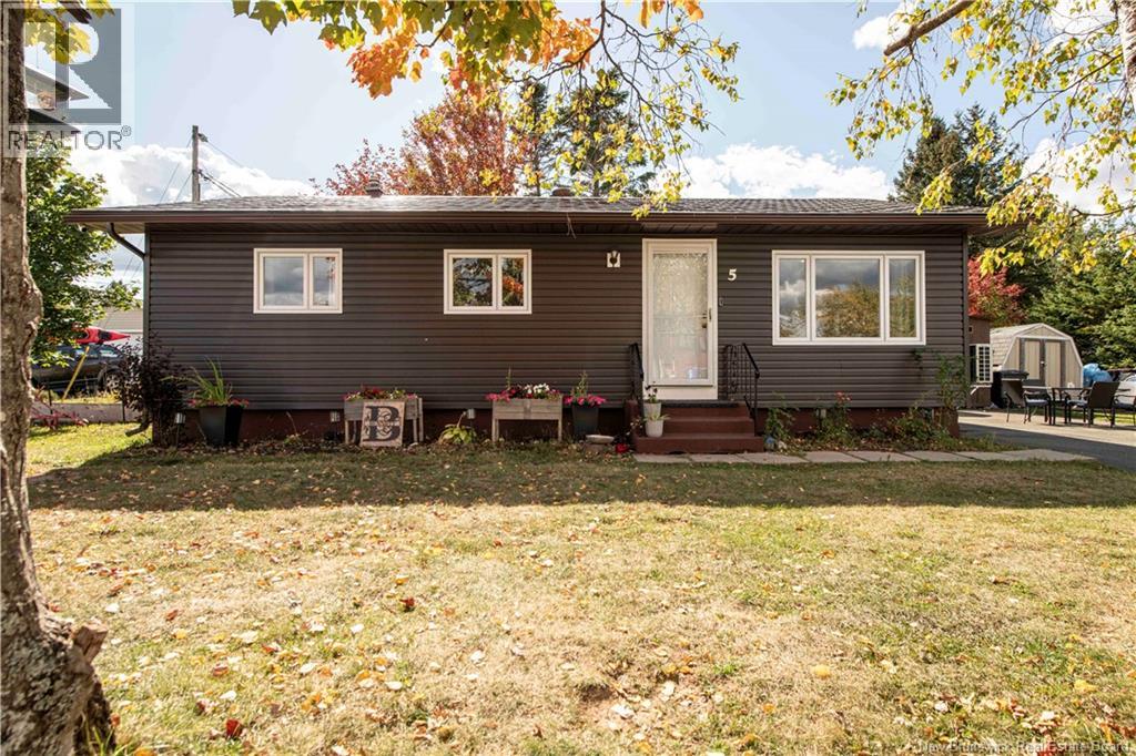 5 Pelton St, Moncton, NB E1G 1L3