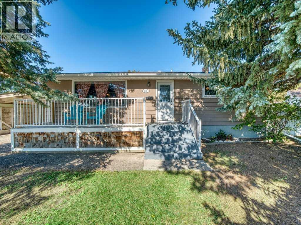536 Thornhill Pl NW, Calgary, AB T2K 2S7