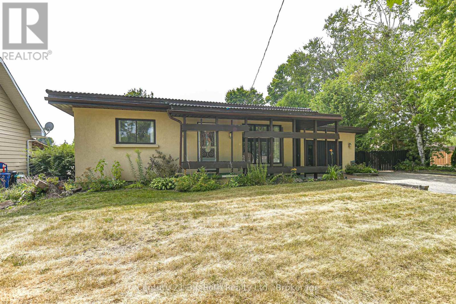 535 High St, Orillia, ON L3V 4X9