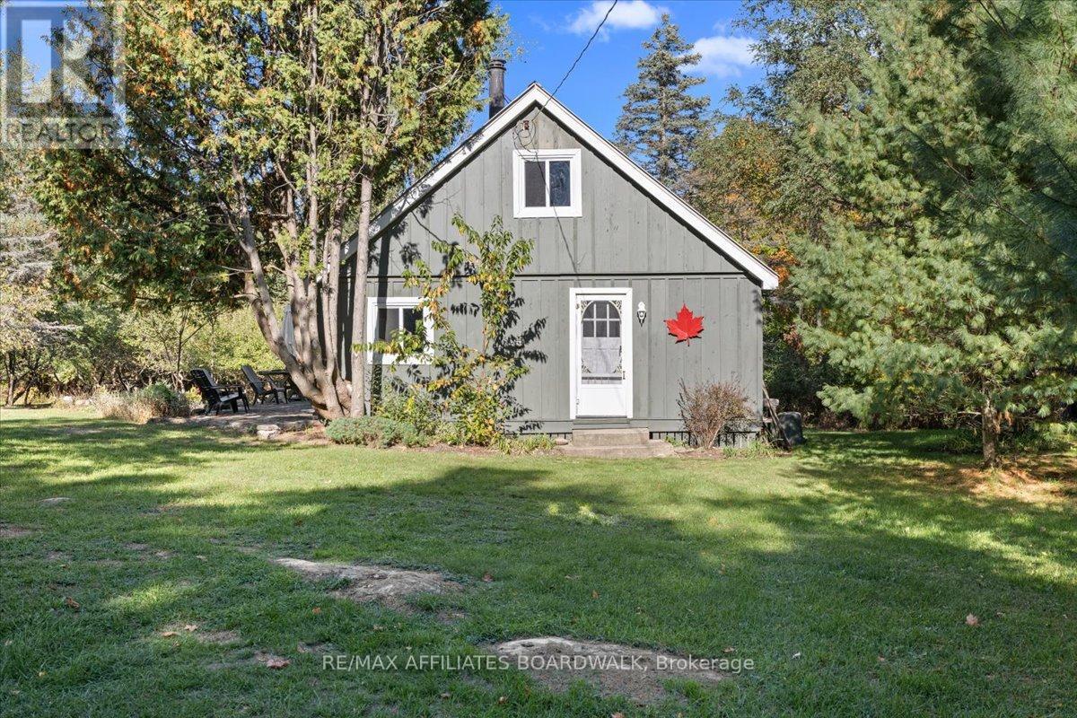 402 Mp4 Rd, Rideau Lakes, ON K0G 1V0