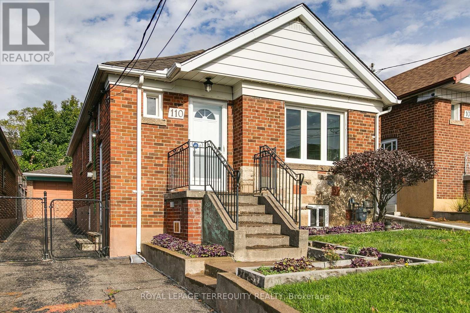 110 Cameron Ave, Toronto, ON M6M 1R3