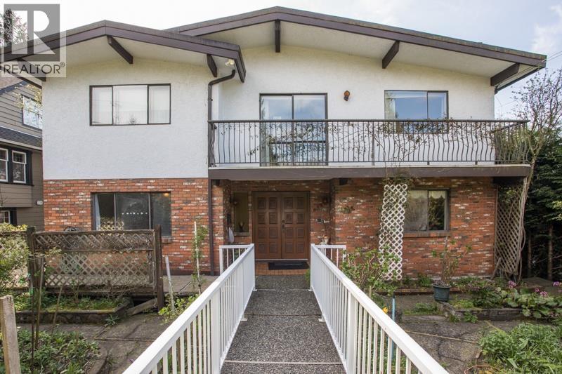 635 E Keith Rd, North Vancouver, BC V7L 1W4