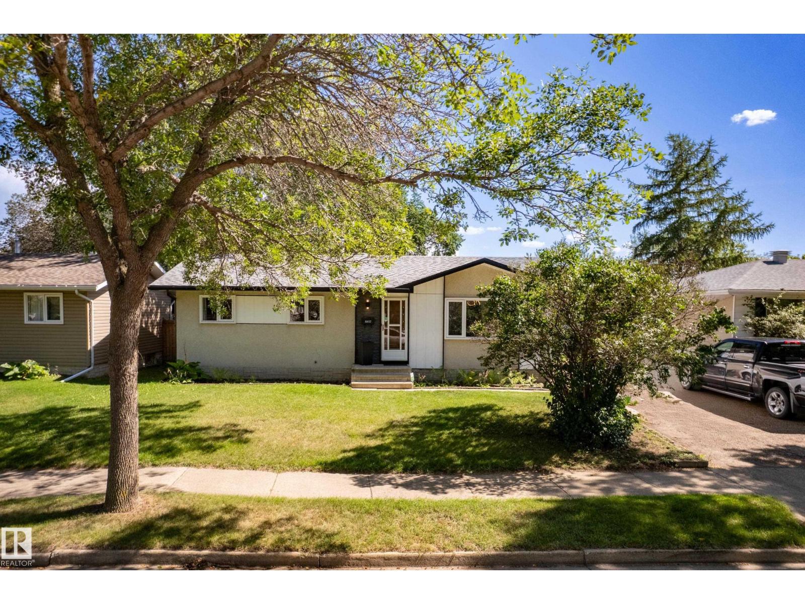 92 Av Unit 8937, Fort Saskatchewan, AB T8L 1A3