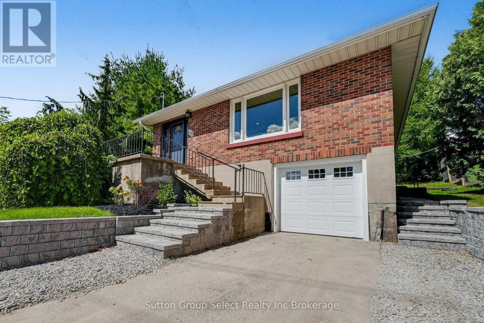 105 King St E, Ingersoll, ON N5C 1G8