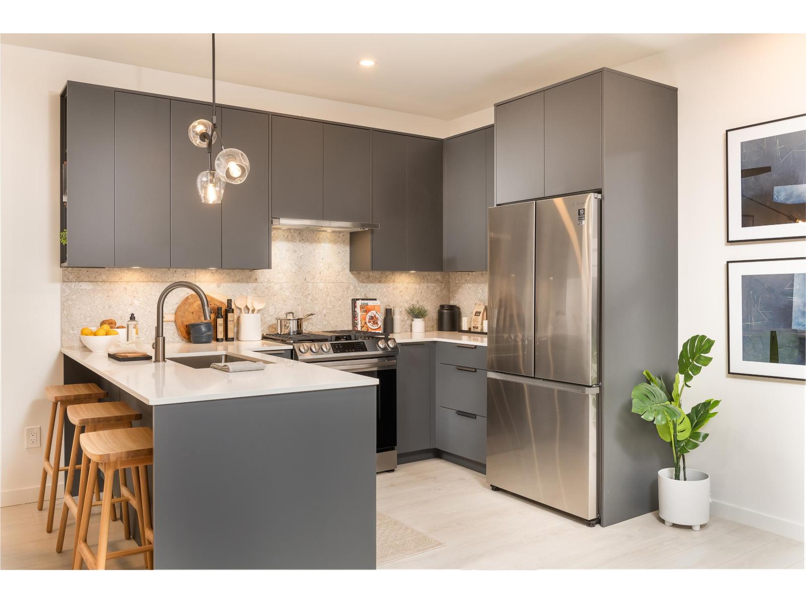 7936 206 Street Unit 102, Langley, BC V2Y 3X8