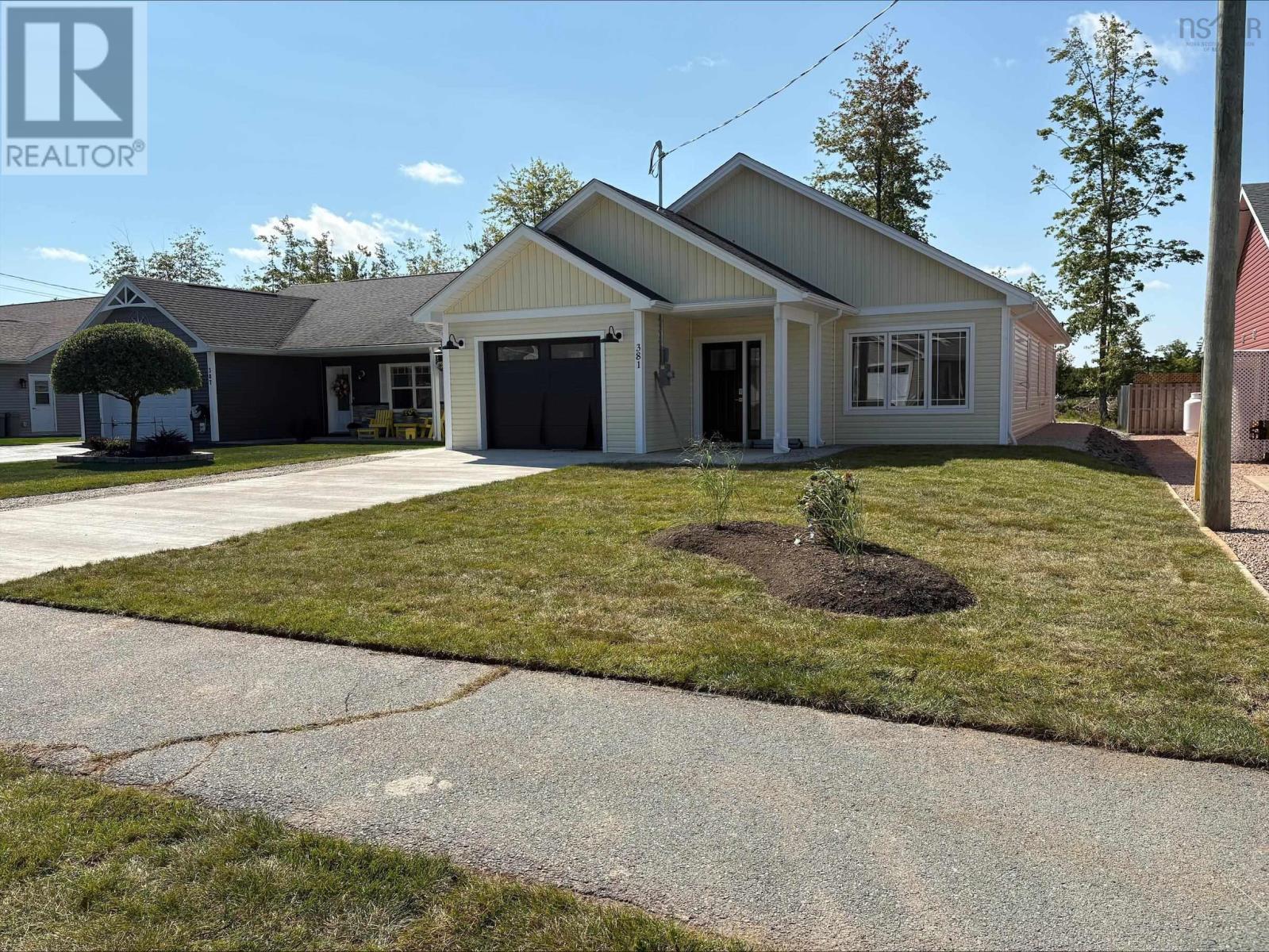 381 Glen Allan Dr, Bridgewater, NS B4V 0A7