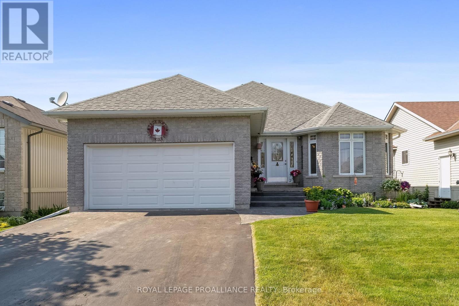 254 Raglan St, Brighton, ON K0K 1H0