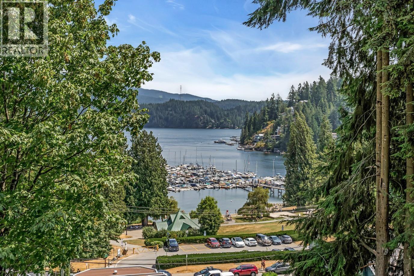 2360 Caledonia Ave, North Vancouver, BC V7G 1T9