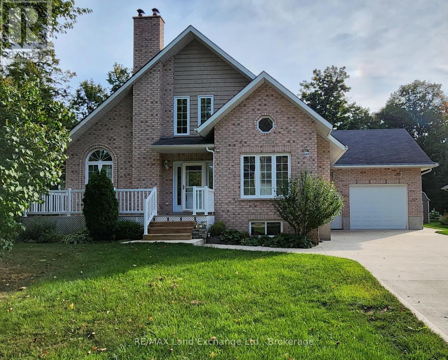 207 Birch Cres W, Huron-Kinloss, ON N0G 2R0