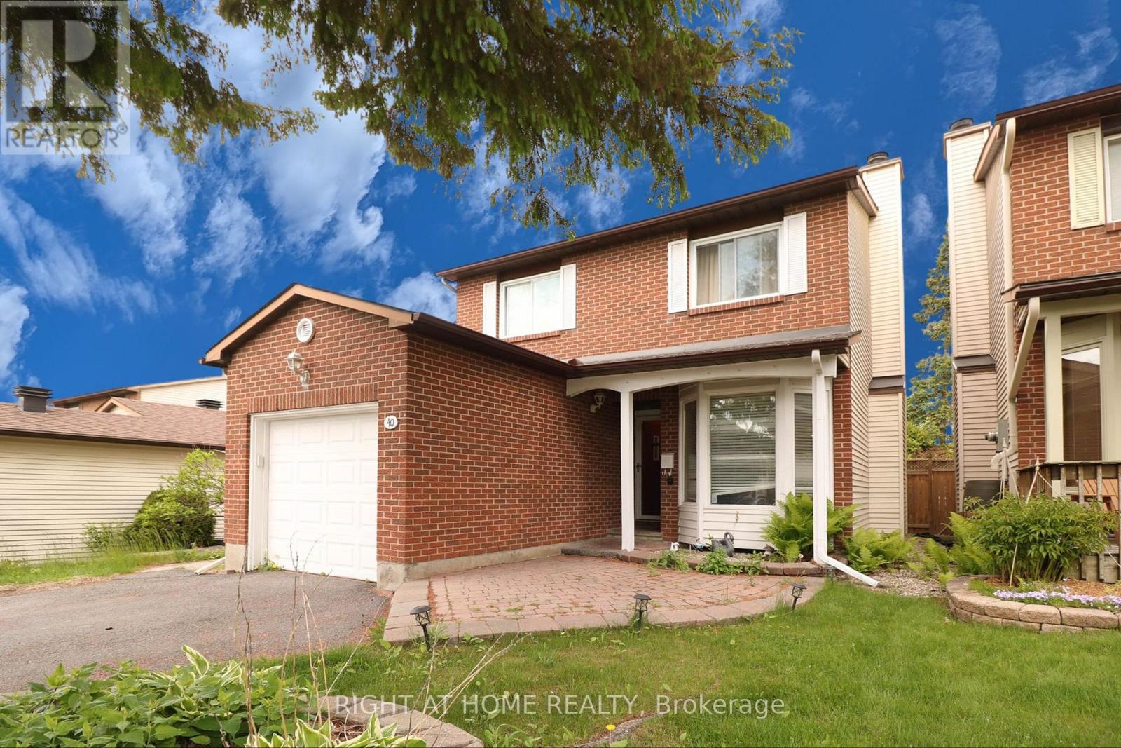 40 Stable Way, Ottawa, ON K2M 1A6