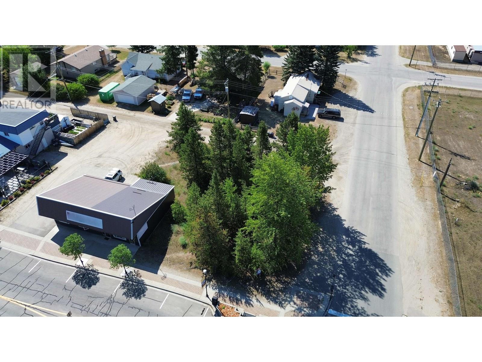 1285 5 Avenue, Valemount, BC V0E 2Z0