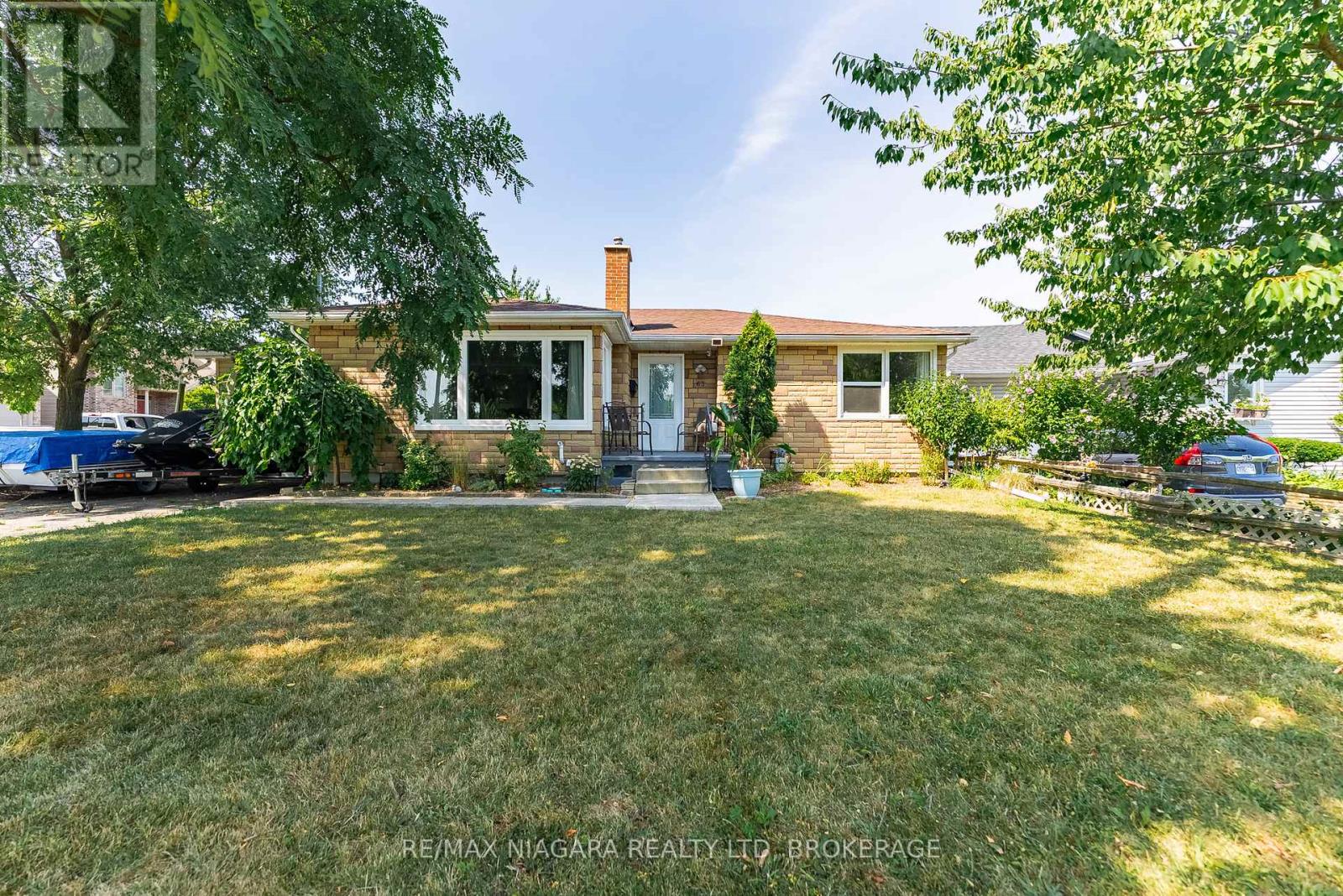 63 Moffatt St, St. Catharines Oakdale, ON L2P 2L5