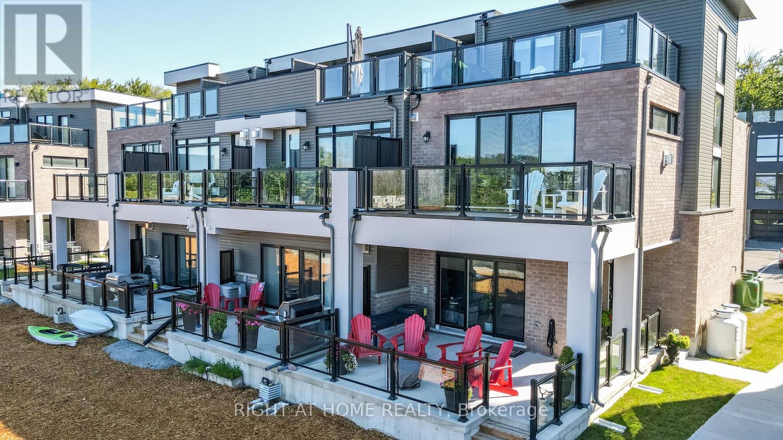 100 Marina Village Dr, Georgian Bay, ON L0K 1S0