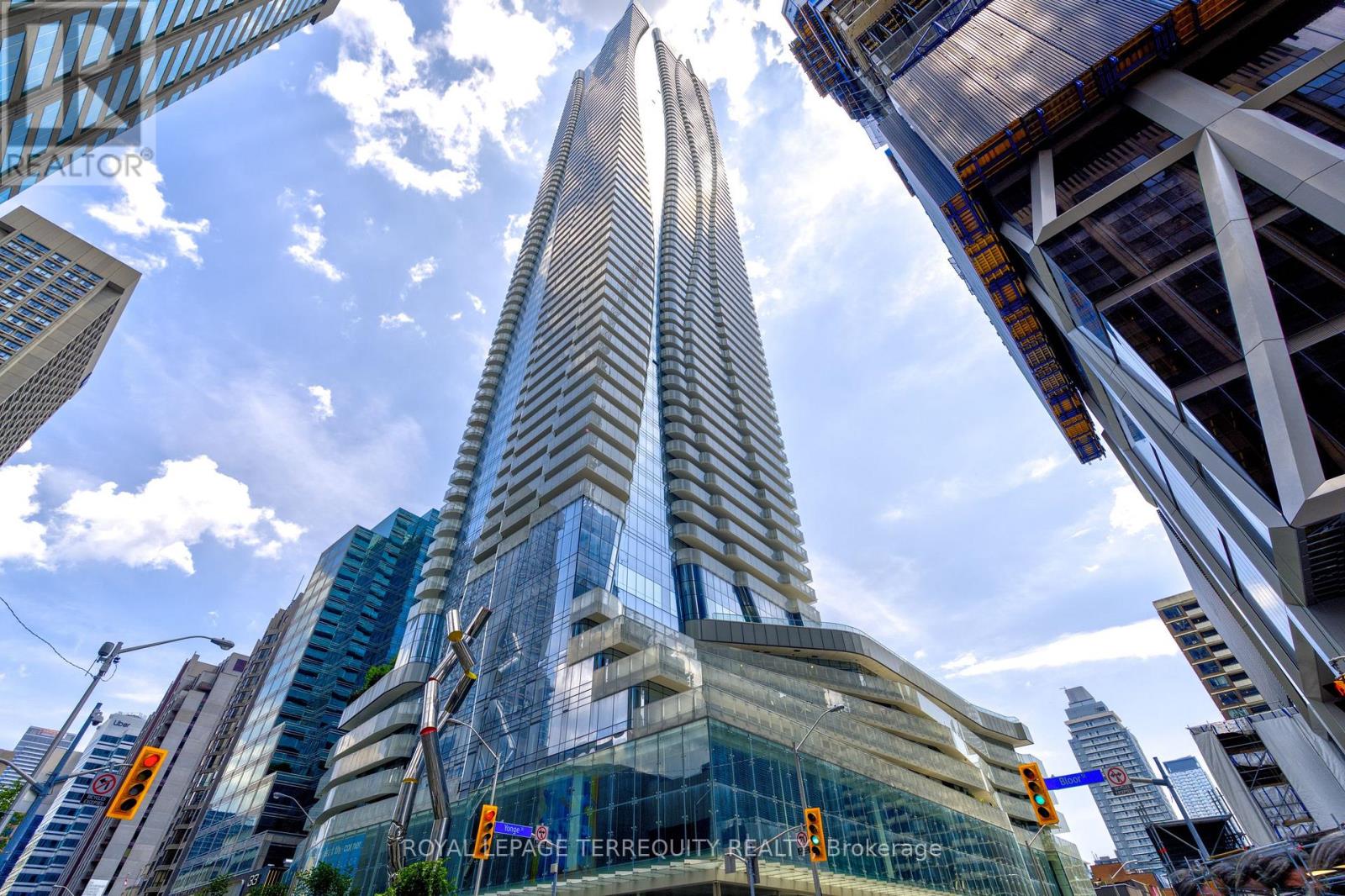 2712 1 Bloor St E, Toronto, ON M4W 0A8