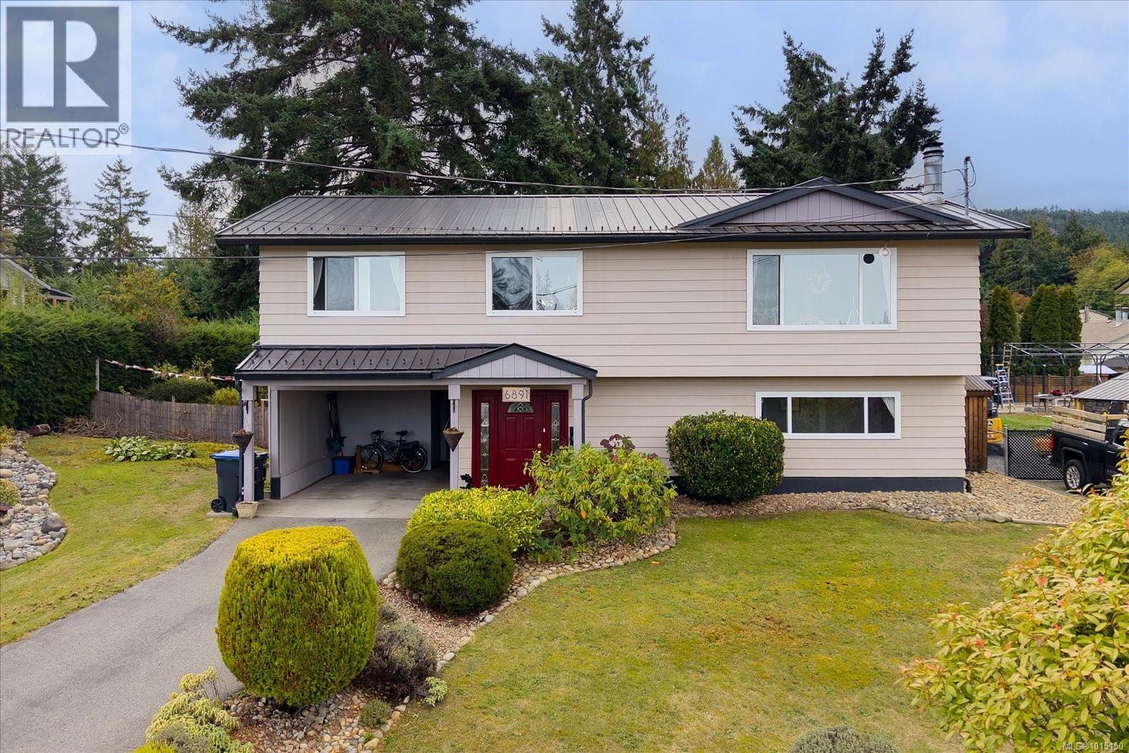 6891 Harwood Dr, Lantzville, BC V0R 2H0