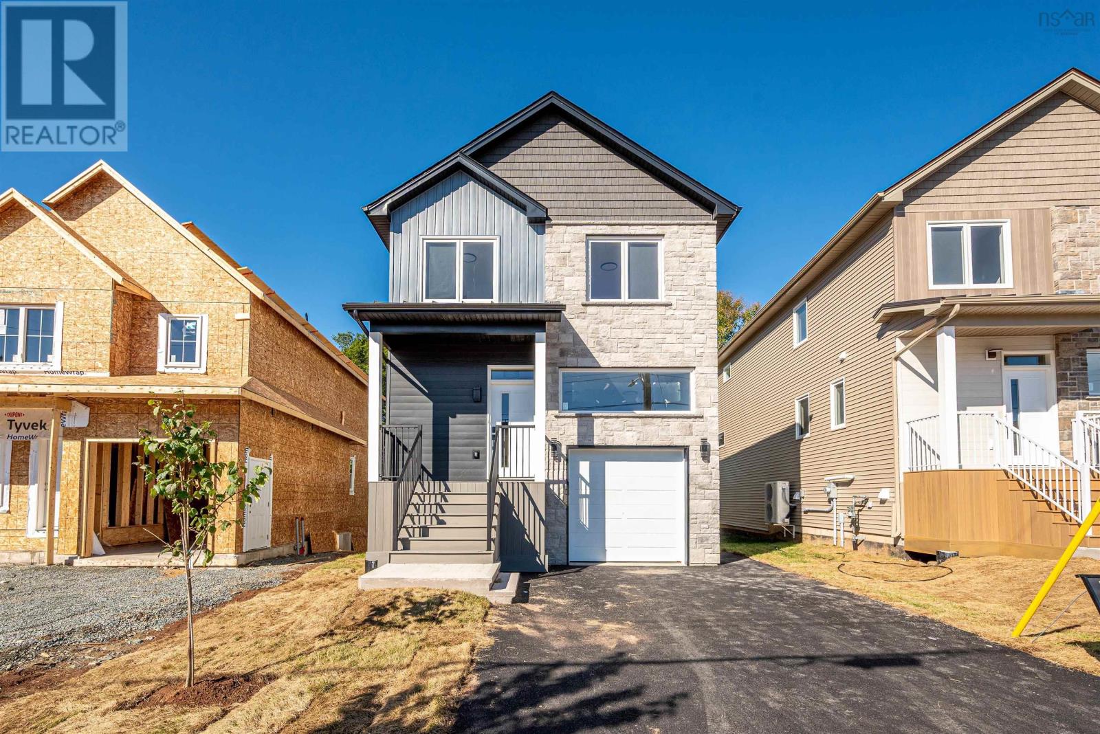 21 Pearlgarden Close, Dartmouth, NS B2X 0C3