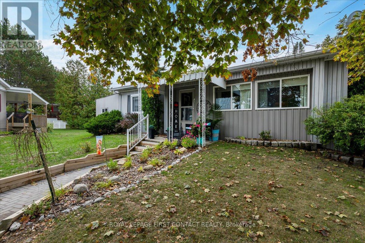 5 Broadway Ave, Innisfil, ON L9S 1M9