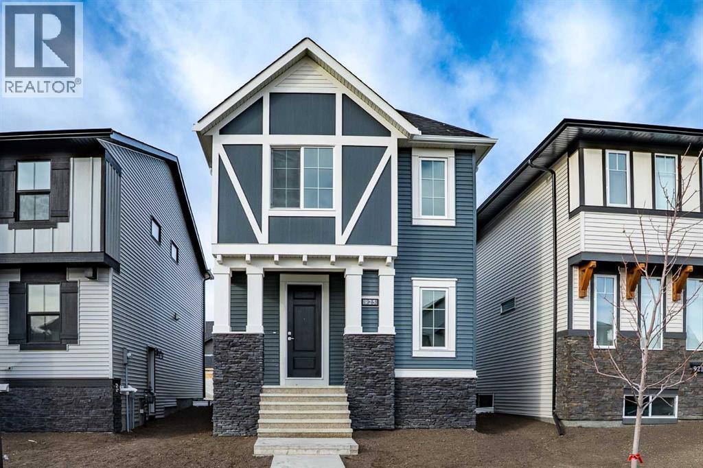 925 Reynolds Ln SW, Airdrie, AB T4B 5L7