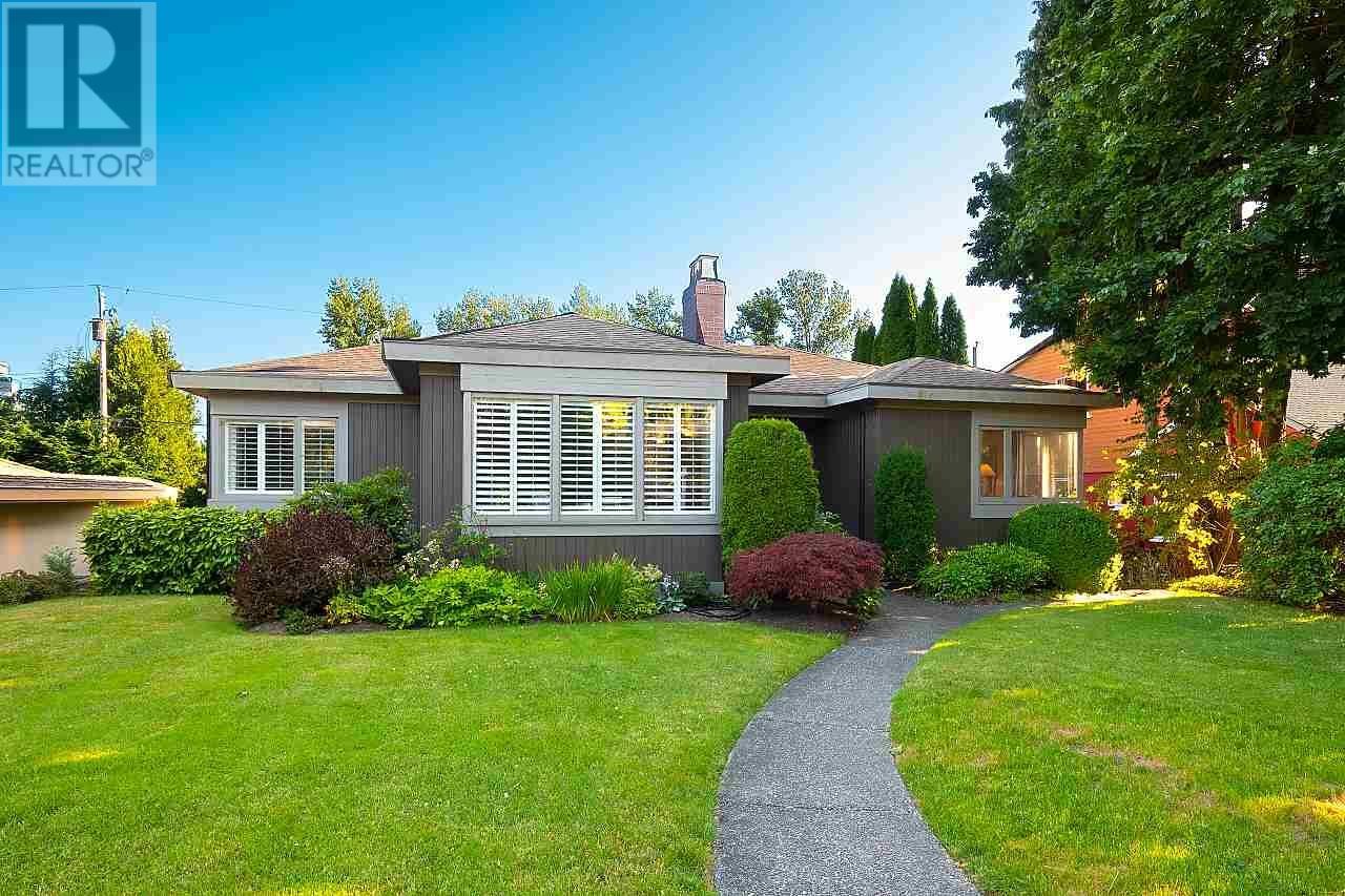 4726 W 7th Ave, Vancouver, BC V6T 1C6
