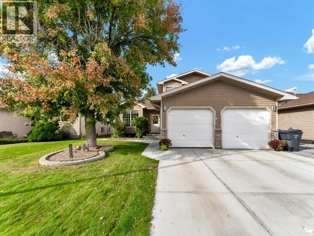 16 Storrs Cres SE, Medicine Hat, AB T1B 1J4