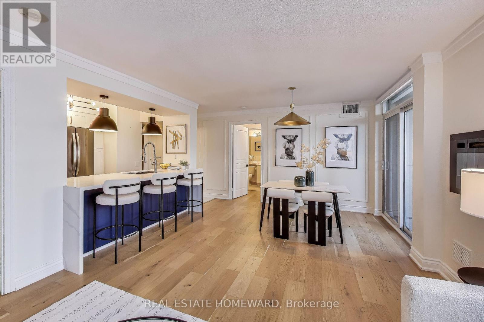 411 5 Northtown Way, Toronto, ON M2N 7L4
