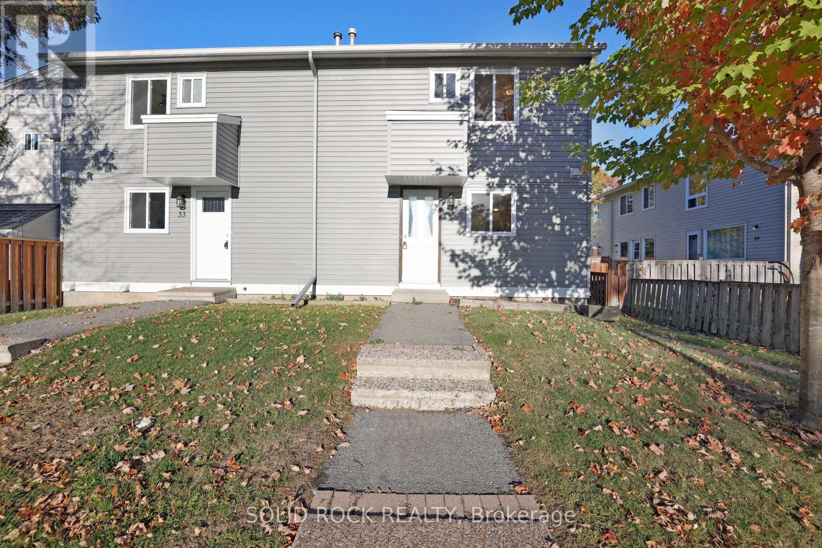 35 Thistledown Ct, Ottawa, ON K2J 1J4