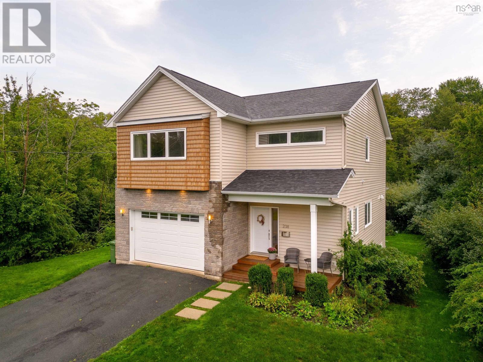 238 Hillsboro Dr, Dartmouth, NS B2W 0J2