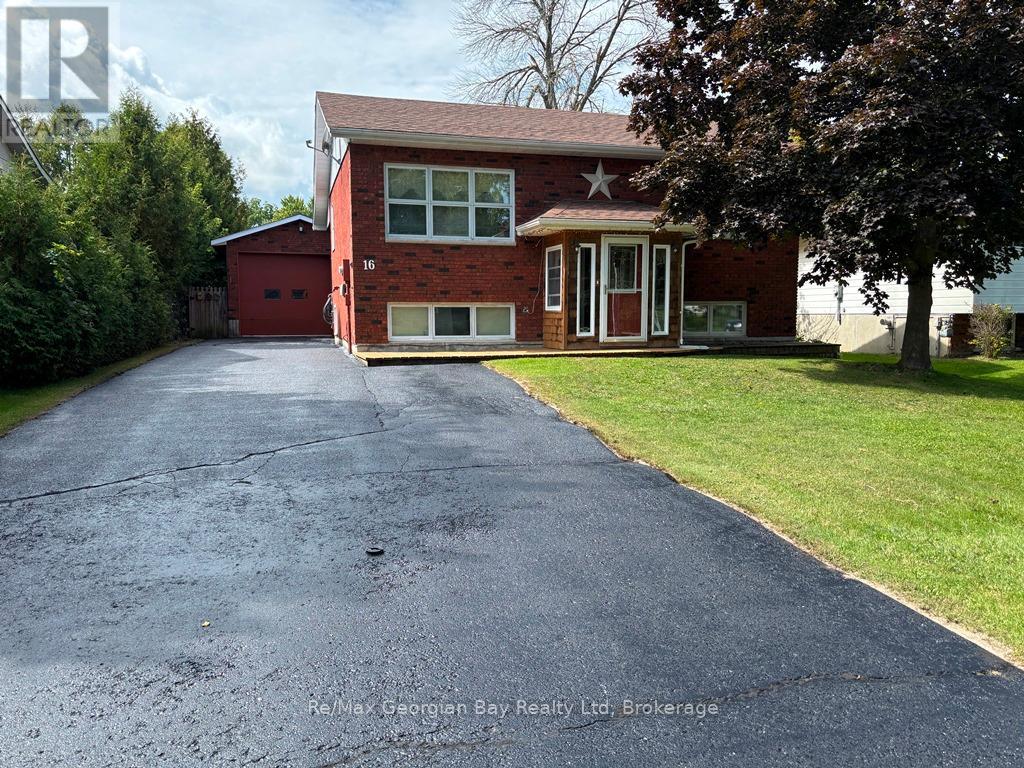 16 Community Centre Dr, Severn, ON L0K 1E0