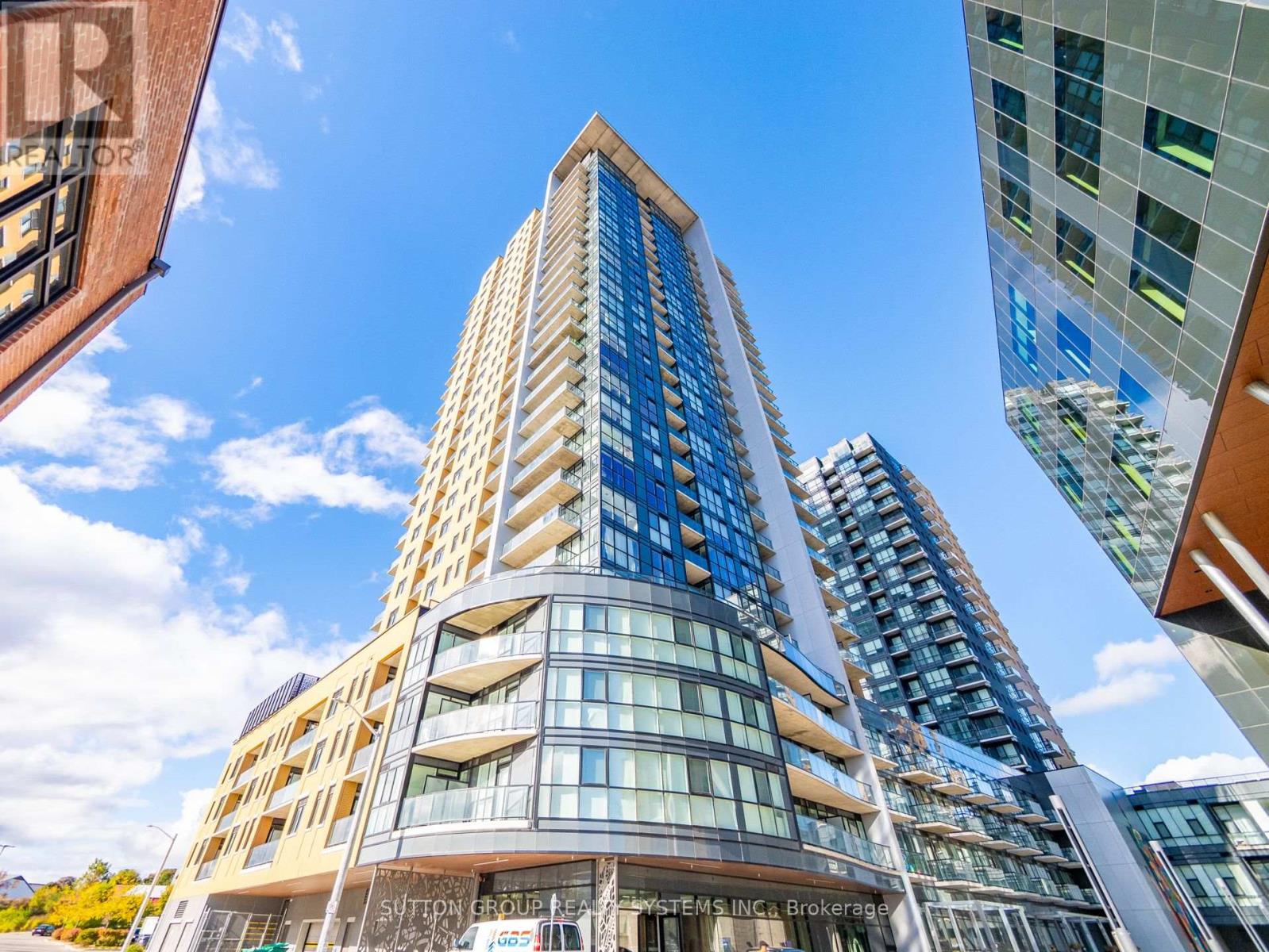 404 108 Garment St, Kitchener, ON N2G 0E2