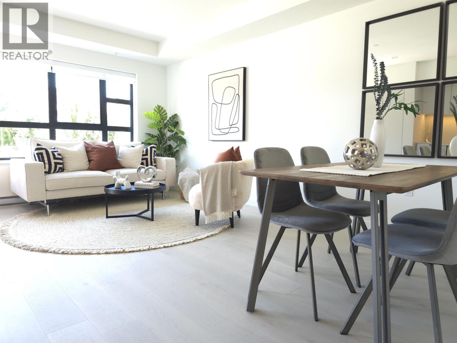 4422 Ash St, Vancouver, BC V5Z 2H1