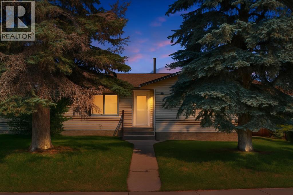 36 Brentwood Dr E, Strathmore, AB T2L 2L6