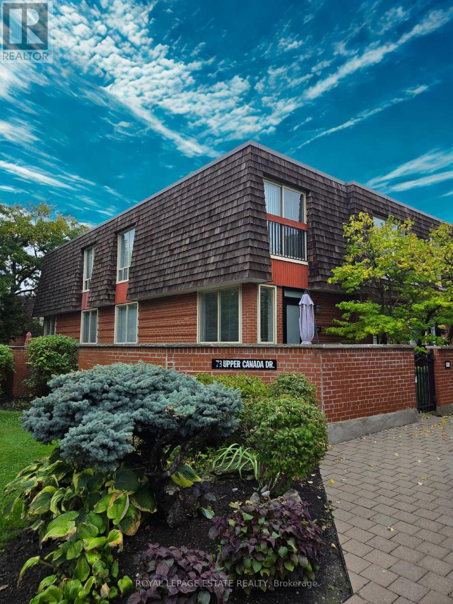 73 Upper Canada Dr, Toronto, ON M2P 2A3