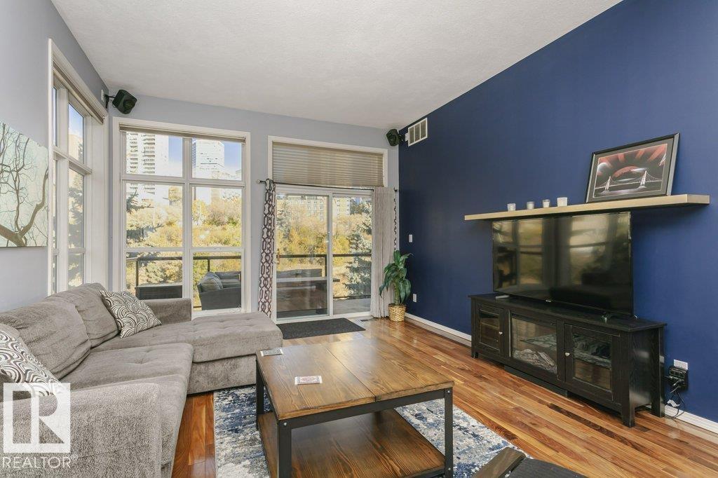 9804 101 Street Northwest #418, Edmonton, AB T5K 2X3