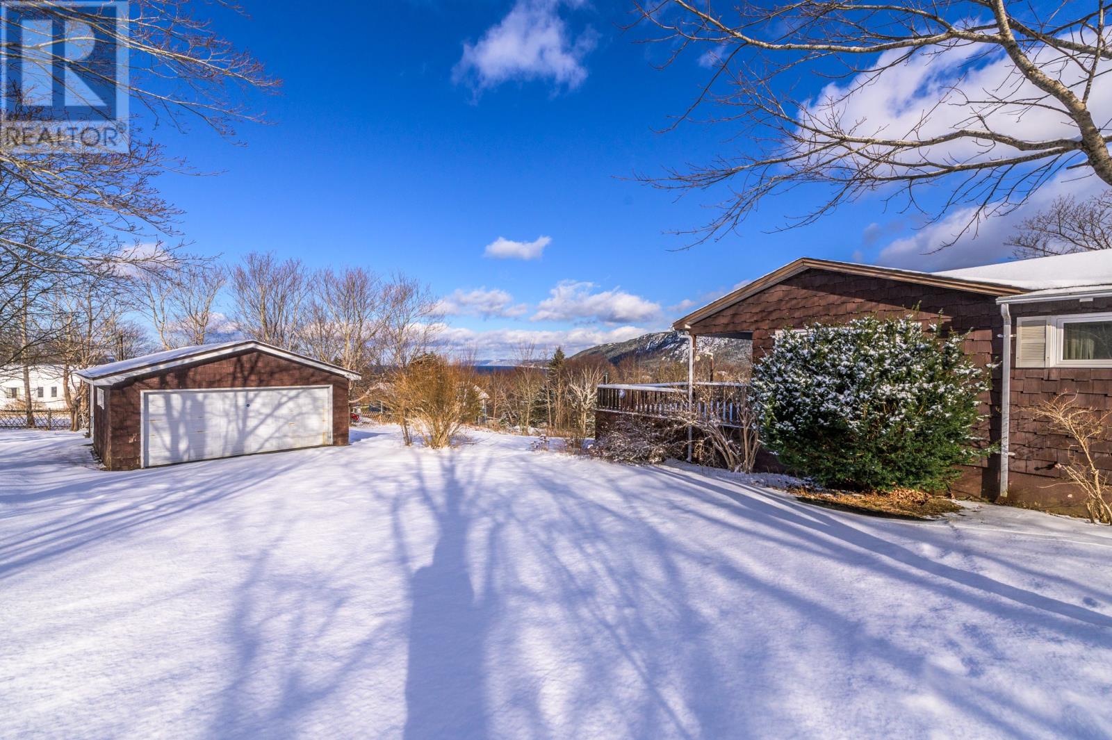 33 Parmiters Ln, Conception Bay South, NL A1W 5P8