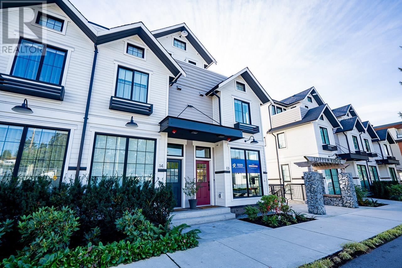 237 Ridgeway Avenue Unit 13, North Vancouver, BC V7L 0H6