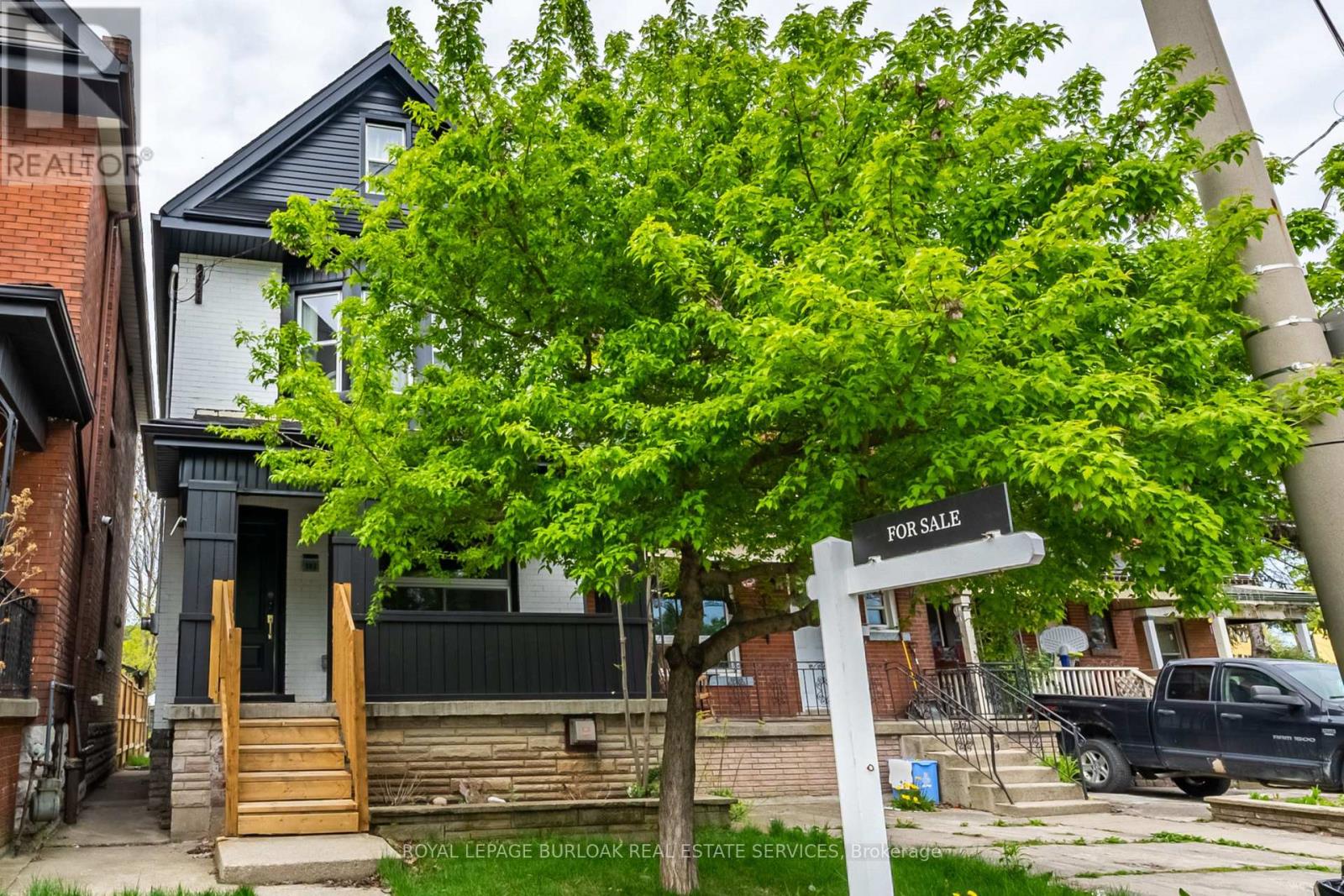 302 Dunsmure Rd, Hamilton, ON L8M 1T1
