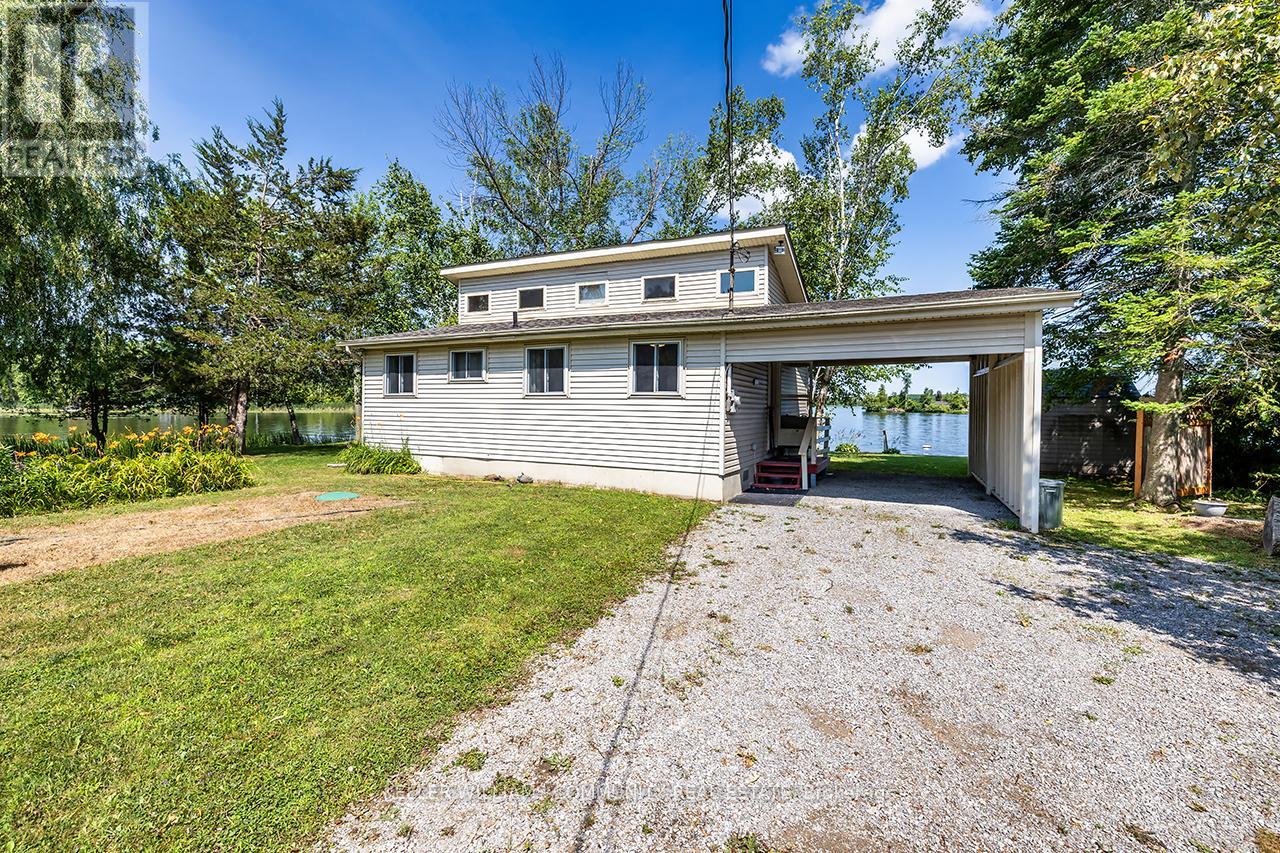 1370 Dunmanus Dr, Selwyn, ON K0L 1T0
