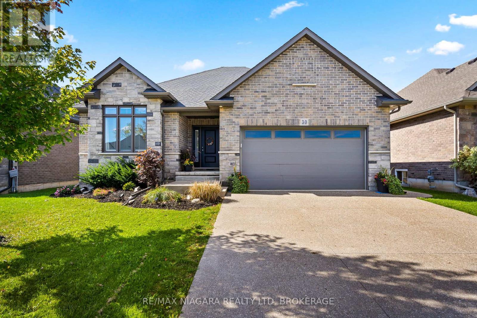 30 Renfield St, Port Colborne, ON L3K 0A7