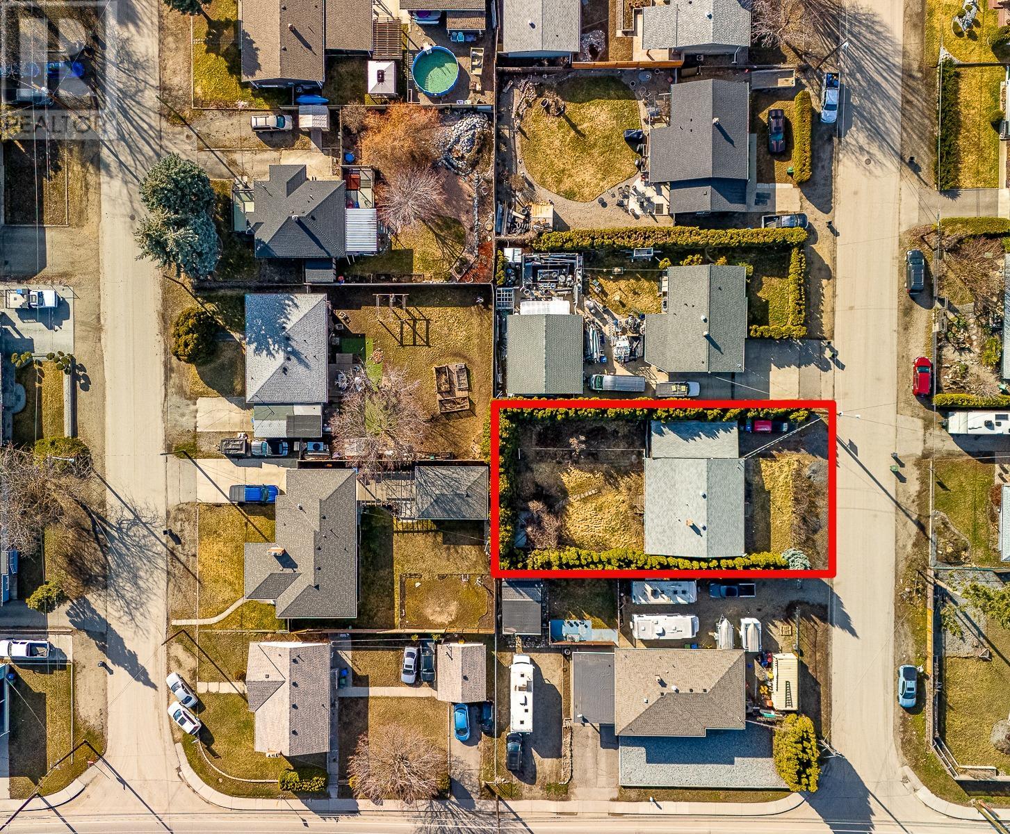525 Mcdonald Rd, Kelowna, BC V1X 3H3