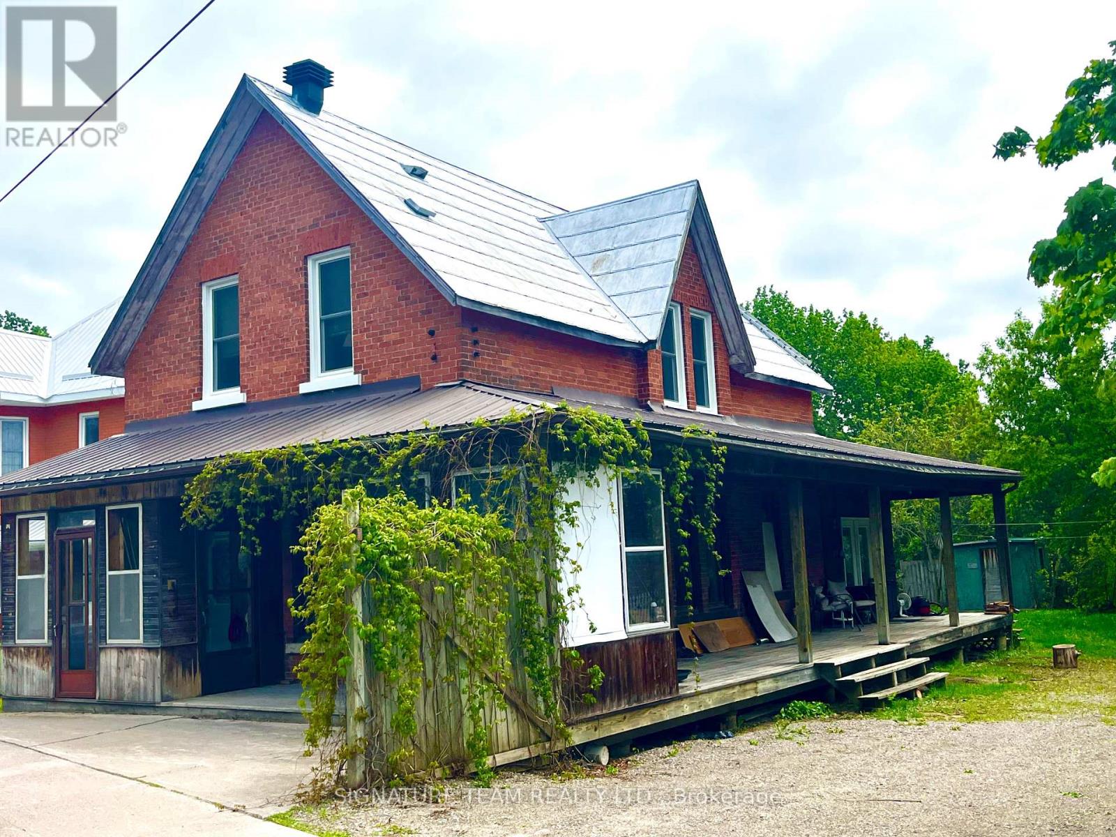 23 Main St, Whitewater Region, ON K0J 1K0